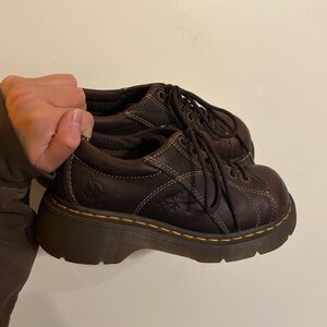 Vintage Daisy Dr. Doc Marten Leather Oxfords size 7 women’s early 2000s